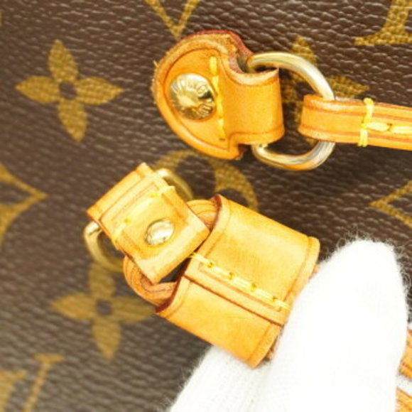 Louis Vuitton Monogram Neverfull MM Tote Bag - Picture 9 of 14